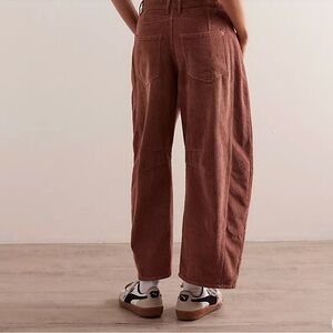 WE THE FREE GOOD LUCK MID-RISE CORD BARREL JEANS - EMPERADOR size XS